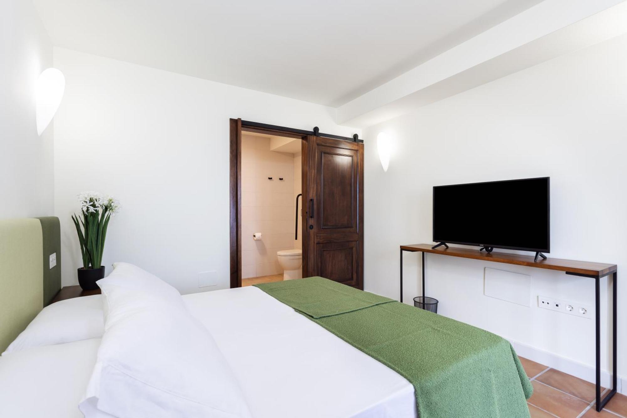 Alta Montana Hotel 3*